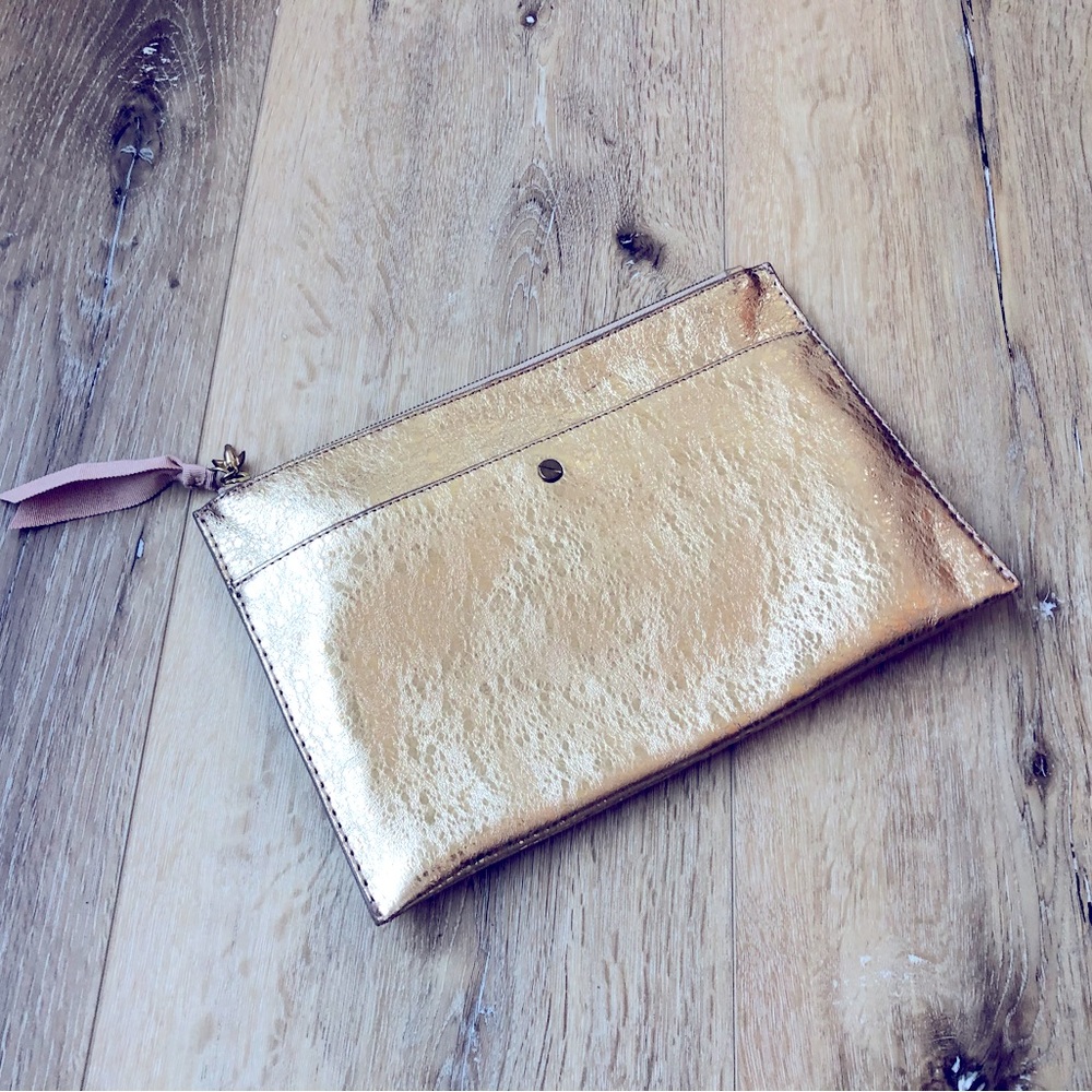 Gold clutch